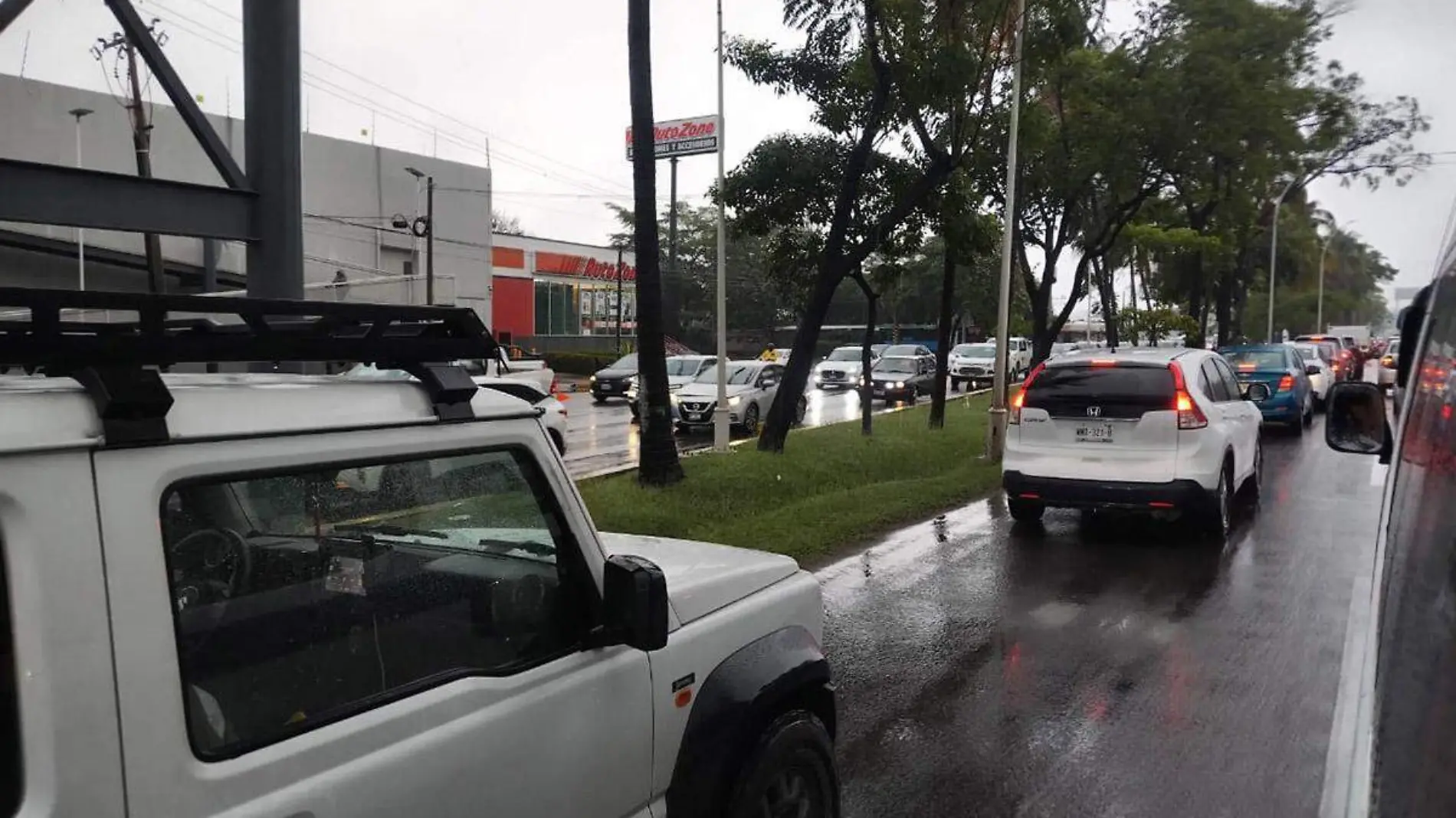 Caos-Vial-Cárdenas-Villahermosa-Lluvia copia